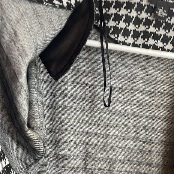 R & M Richards Black and White Cropped Blazer - Picture 7 of 10